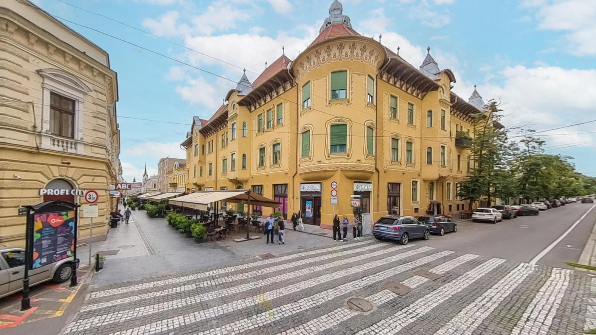 Royal Experience At Stern Palace Oradea Exterior photo
